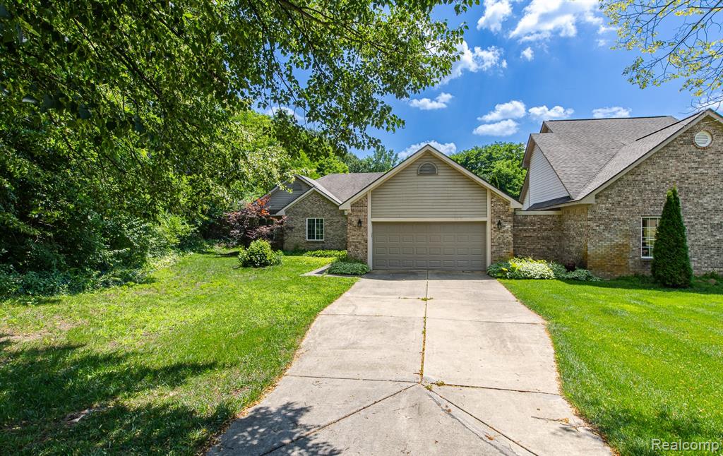 312 Reid Road, Highland, MI