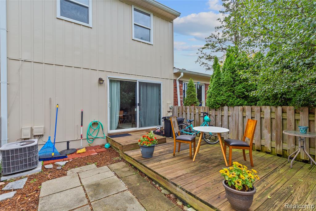 5768 Northfield Parkway, Troy, MI 48098 — Photo 23