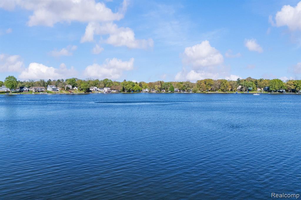 4178 Chevron Drive, Highland, MI 48356 — Photo 48
