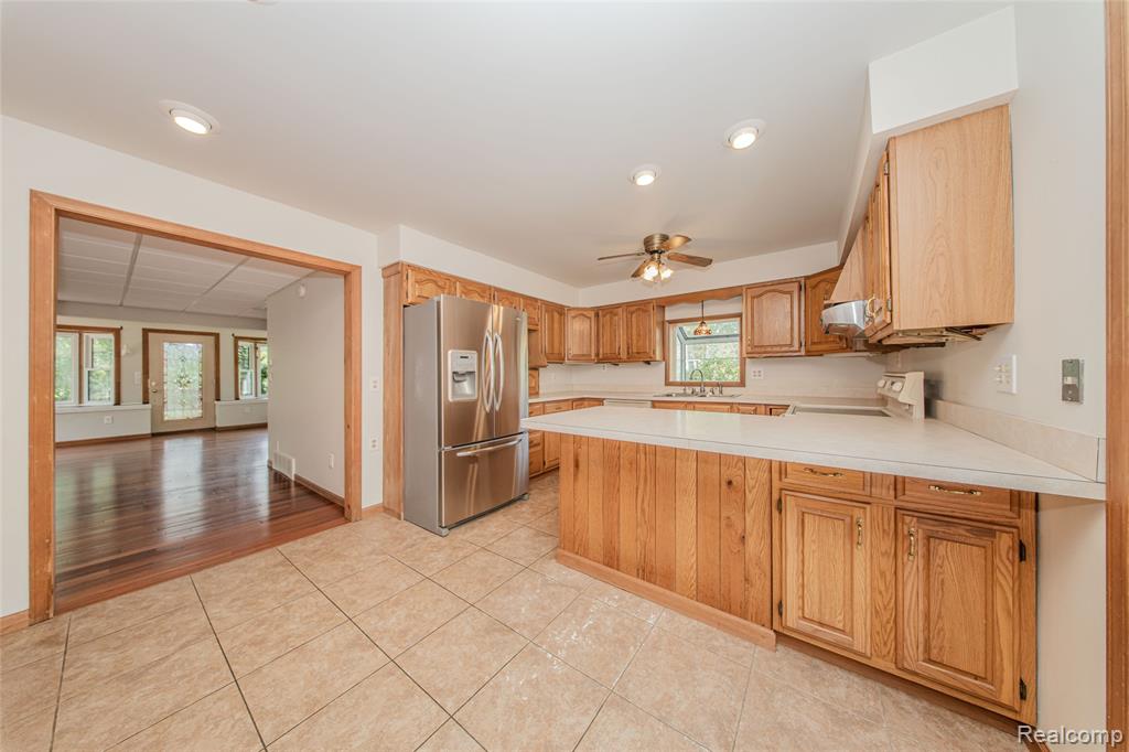 9042 Gale Road, White Lake, MI — Photo 37