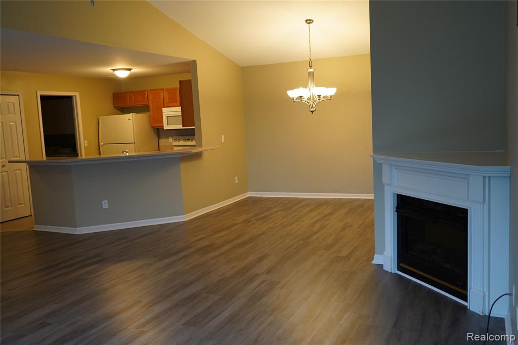 44036 RUSHCLIFFE Drive, Sterling Heights, MI 48313 — Photo 3