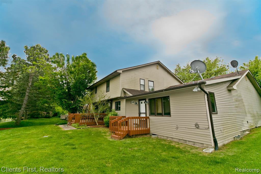 1030 FAIRMOUNT Drive, Ann Arbor, MI 48105 — Photo 5