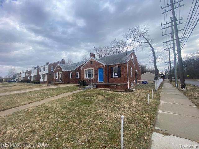 18904 Mallina Street, Grosse Pointe, MI 48236 — Photo 3