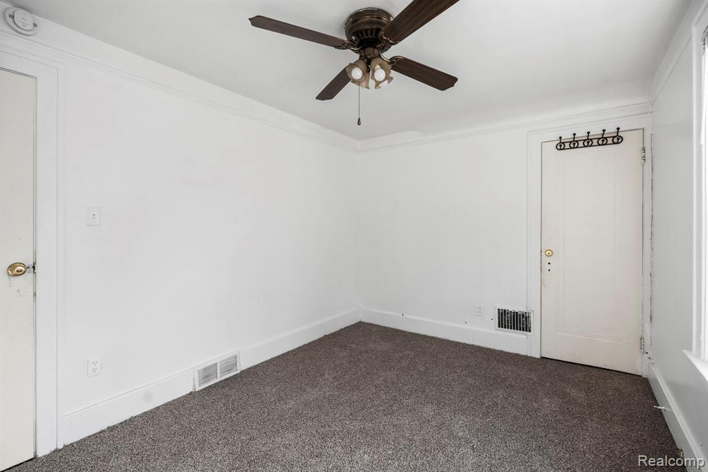 5261 Lakeview Street, Detroit, MI 48213 — Photo 35