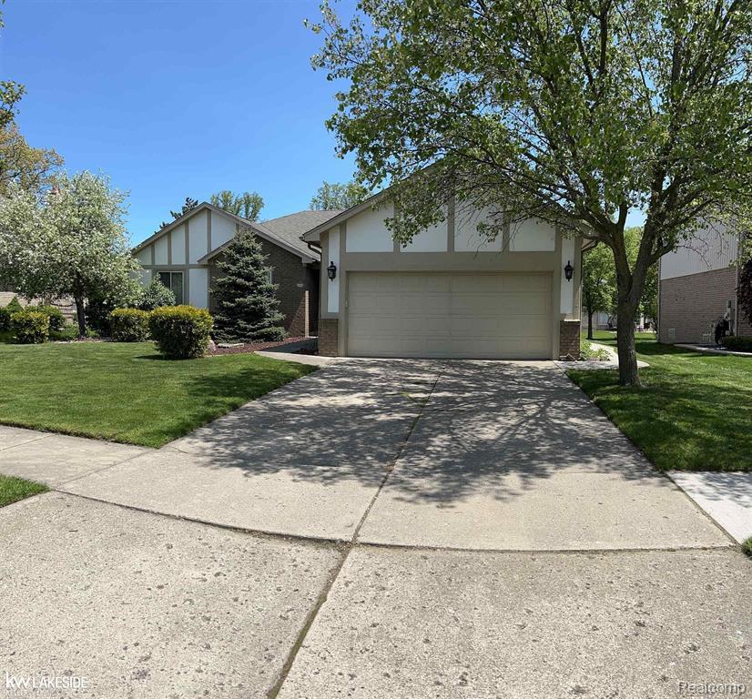 52156 Antler Drive, Macomb, MI 48042 — Photo 2