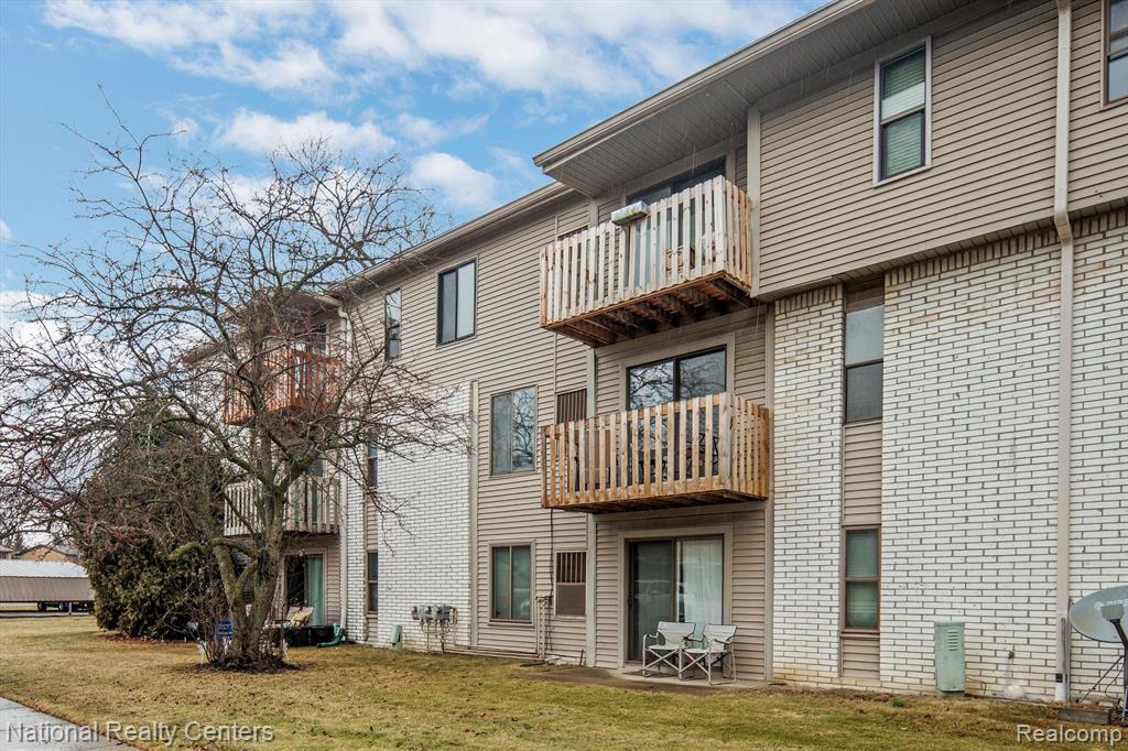 31993 W 12 MILE Road, 211, Farmington Hills, MI 48334 — Photo 18