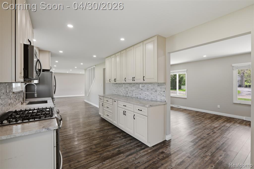 7978 Little Farm Lane, West Bloomfield, MI — Photo 13