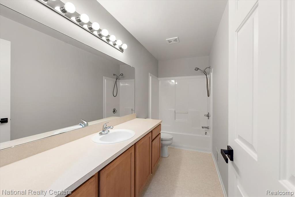 9780 David Lane, White Lake, MI — Photo 23