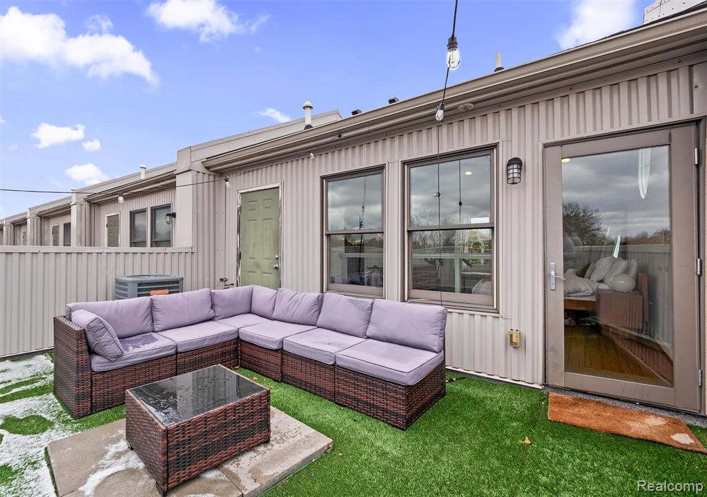 670 W 11 Mile Road, Royal Oak, MI 48067 — Photo 33