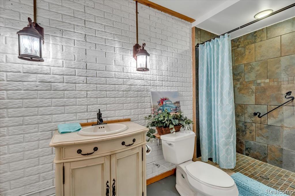 806 Ludlow Avenue, Rochester, MI 48307 — Photo 48