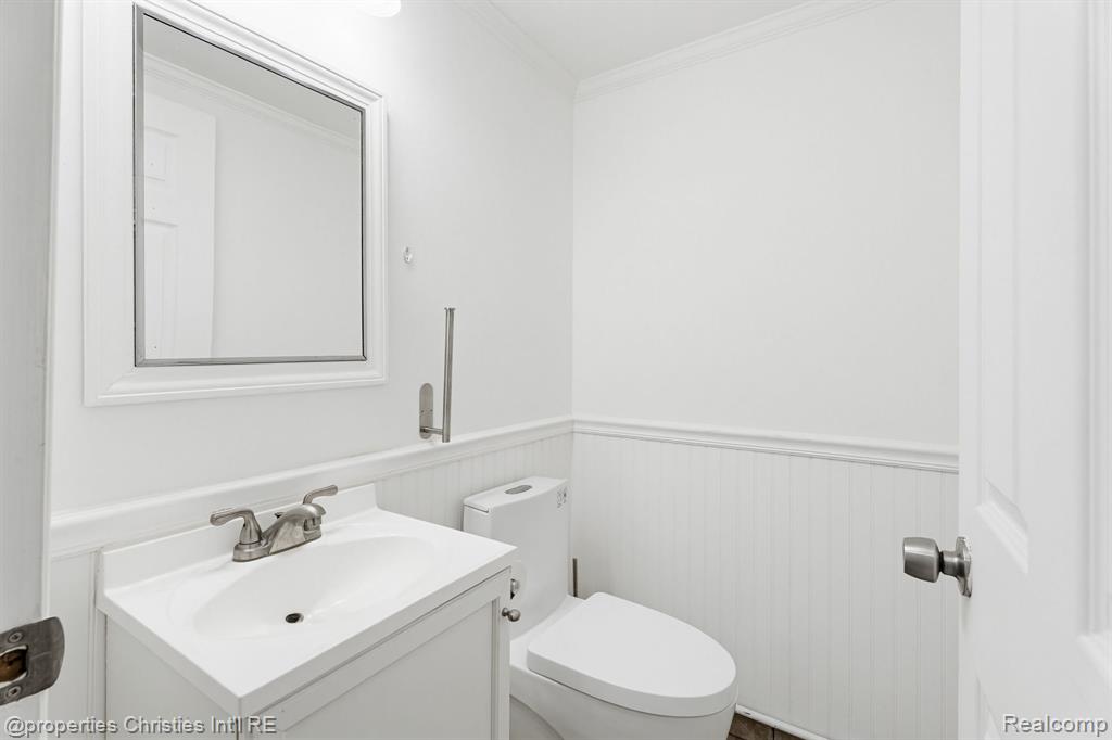8700 Common Road, Warren, MI 48093 — Photo 17