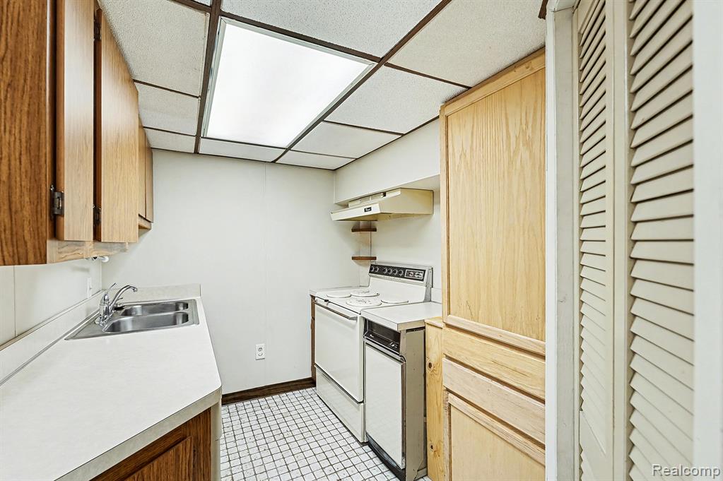 48315 Bayshore Drive, Van Buren, MI 48111 — Photo 13