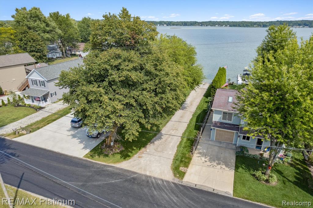 11181 W FERNDALE Drive, Manitou Beach, MI 49253 — Photo 22