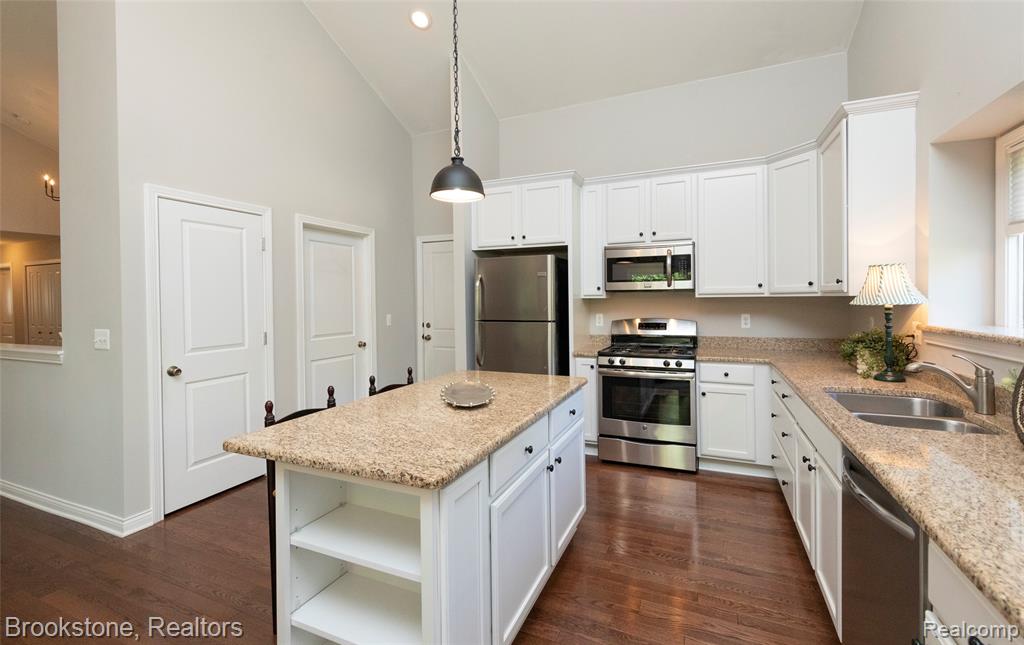 10295 Northridge Court, White Lake, MI — Photo 27