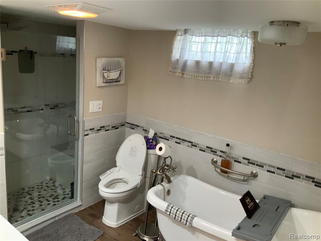 8949 Roslyn Street, Livonia, MI 48150 — Photo 30