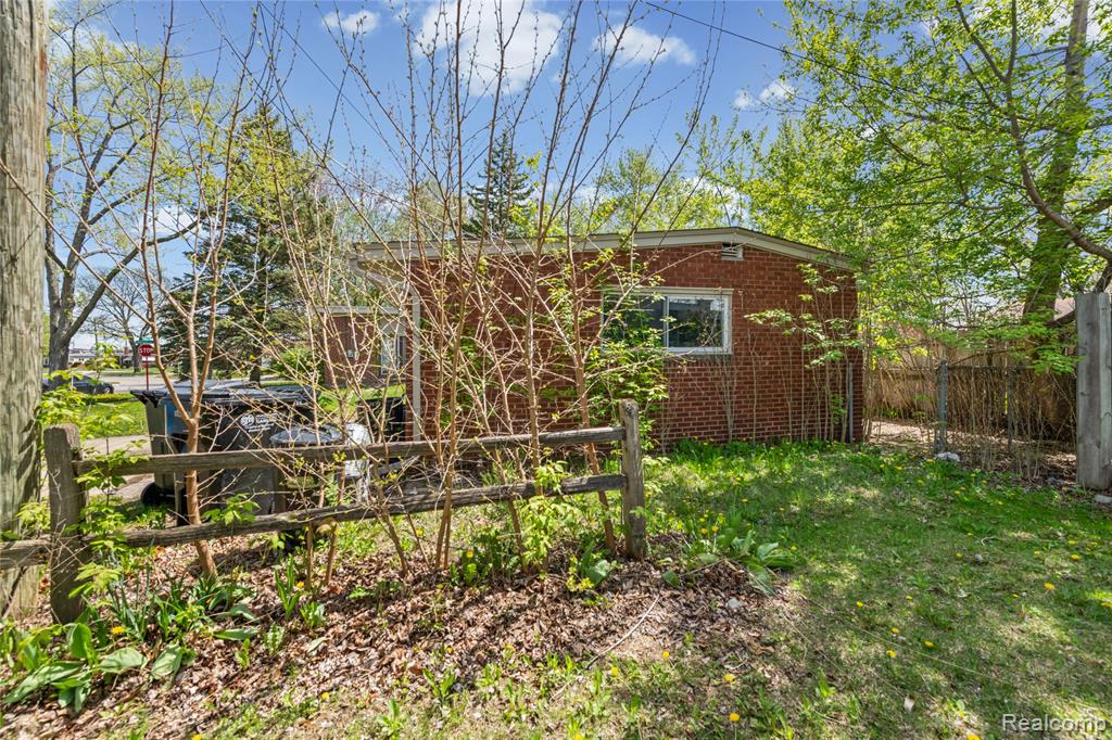 30539 Longfellow Avenue, Madison Heights, MI 48071 — Photo 5