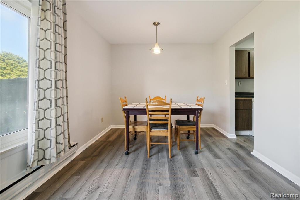 1802 COLONIAL VILLAGE Way, 2, Waterford, MI 48328 — Photo 10