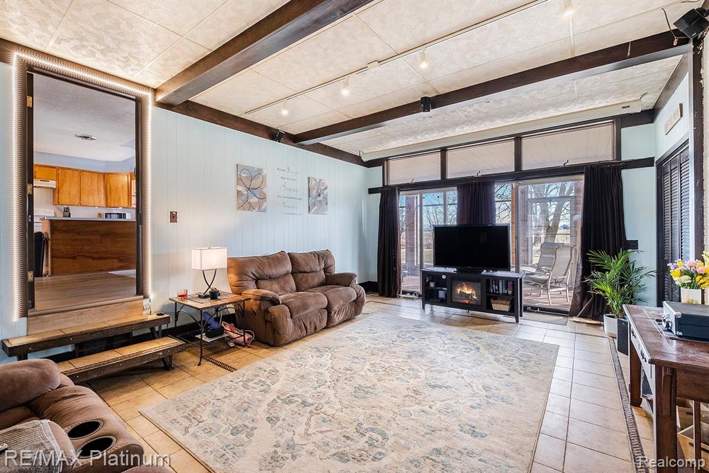 17801 CORUNNA Road, Chesaning, MI 48616 — Photo 9