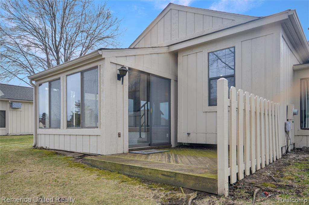 12113 Lexington Drive, South Lyon, MI 48178 — Photo 4