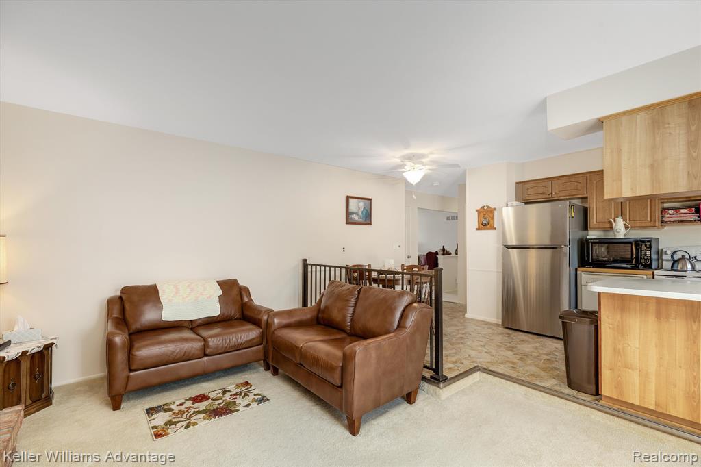 44284 SUFFOLK, Canton, MI 48187 — Photo 16