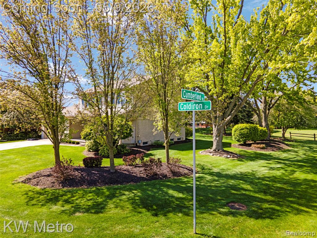 477 Coldiron Drive, Rochester Hills, MI 48307 — Photo 39