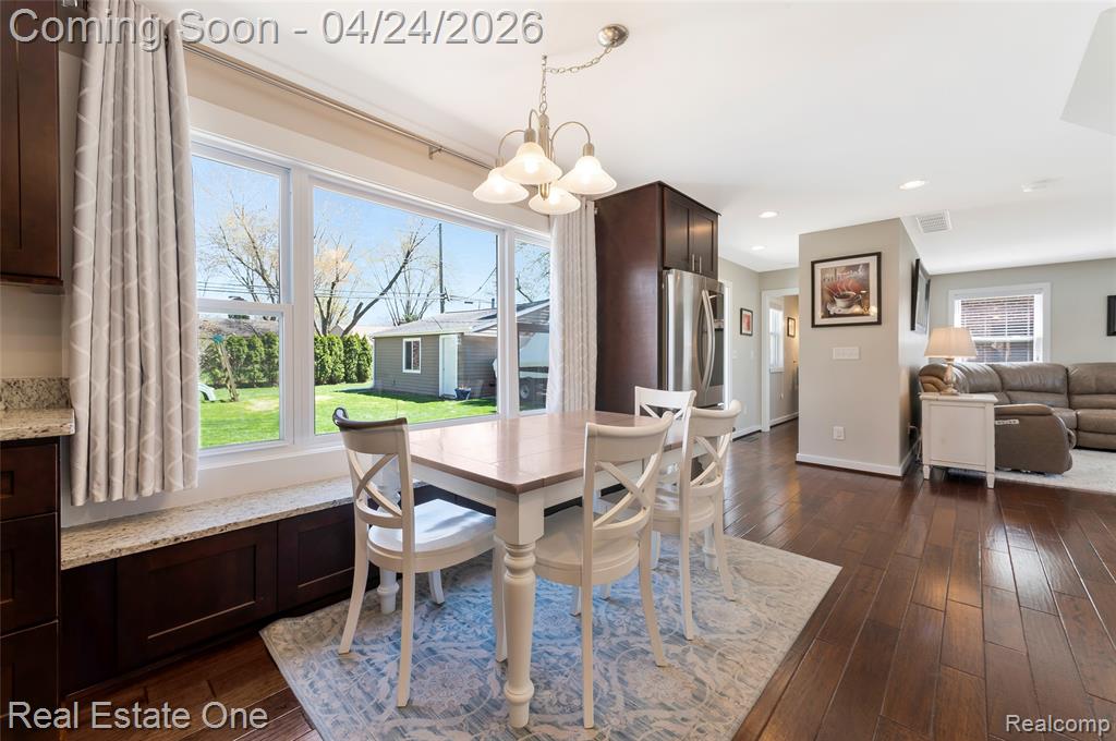 1963 Beverly Street, Sylvan Lake, MI 48320 — Photo 22
