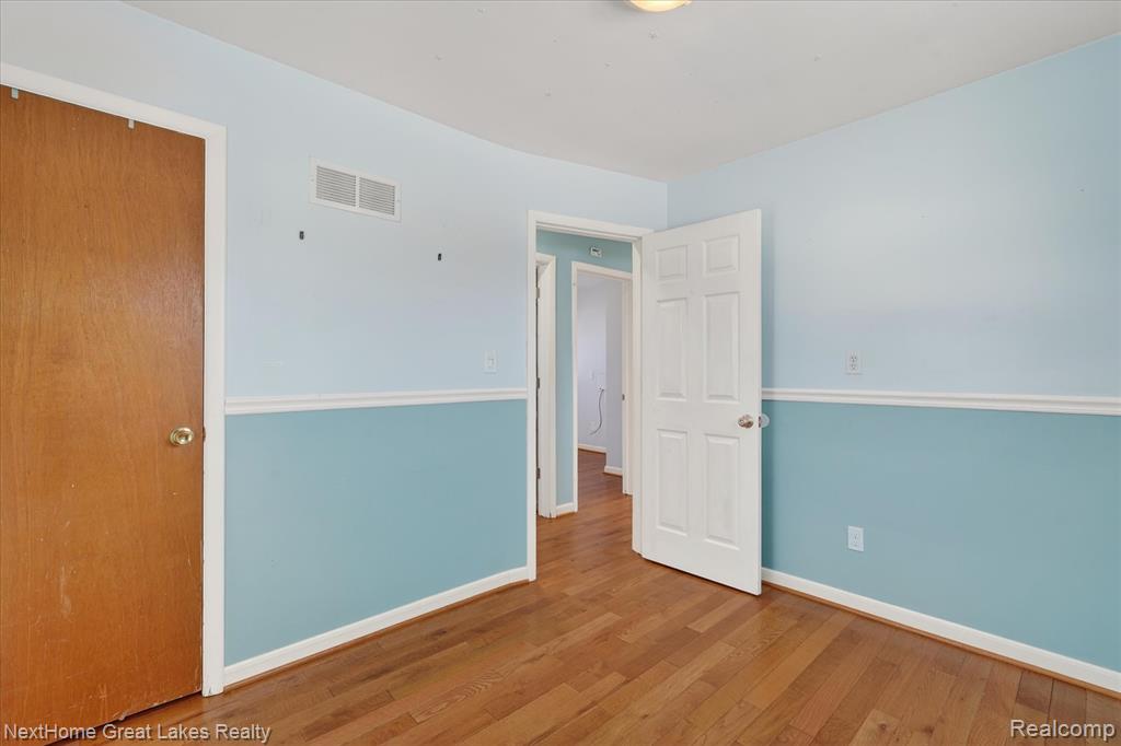 819 Southwood Drive, Fenton, MI 48430 — Photo 21
