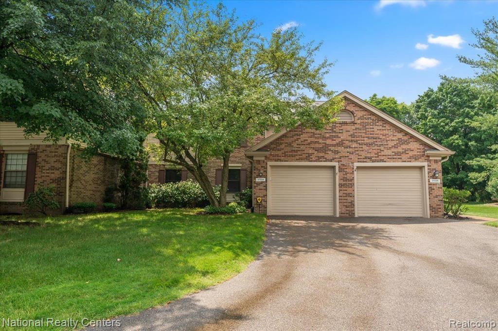 37224 BRENTWOOD Circle, Farmington Hills, MI 48331 — Photo 6