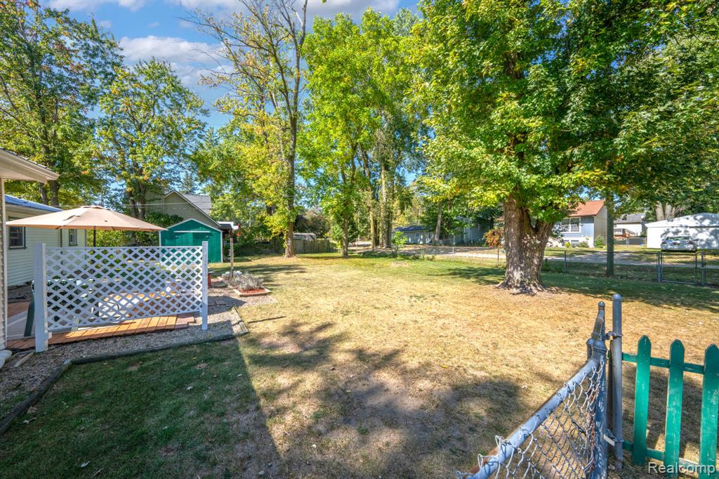 957 Miller Road N, Lake Orion, MI 48362 — Photo 33