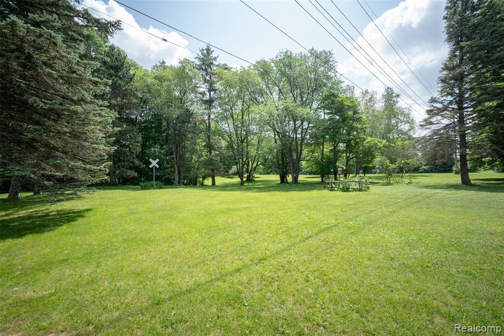 560 Coats Road, Lake Orion, MI 48362 — Photo 38