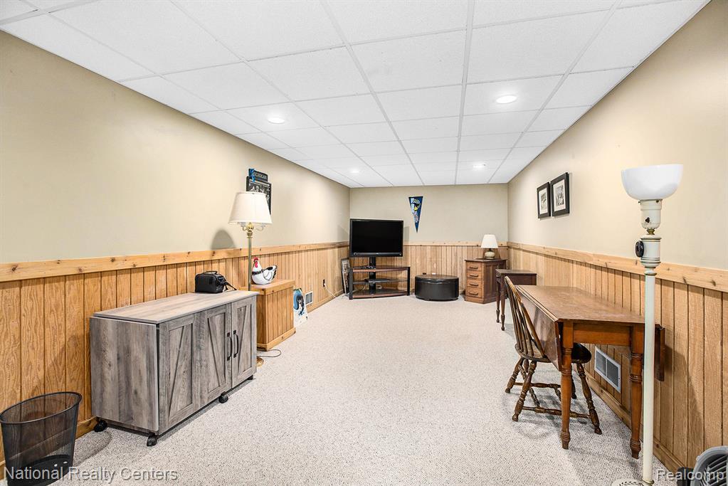 8979 Woodberry Road Road, Plymouth, MI 48170 — Photo 21