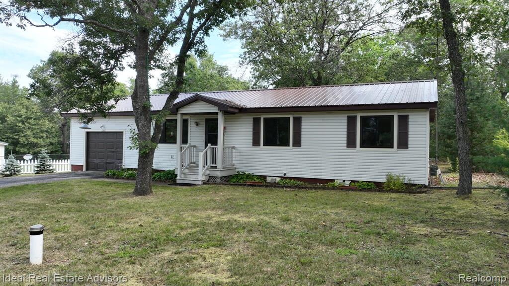 7215 TUSCARORA Circle, Indian River, MI 49749 — Photo 3