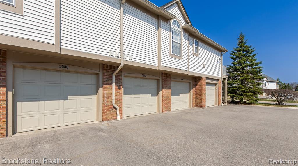5292 Brookemonte Circle, Rochester, MI 48306 — Photo 38