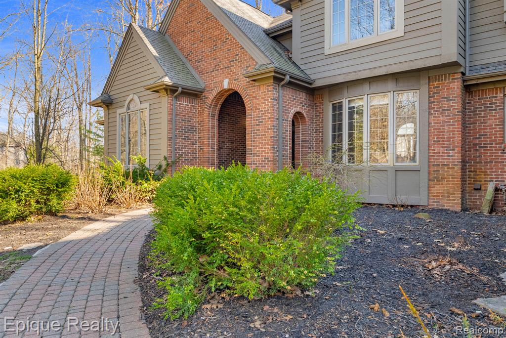 9155 Kelly Lake Drive, Clarkston, MI 48348 — Photo 5
