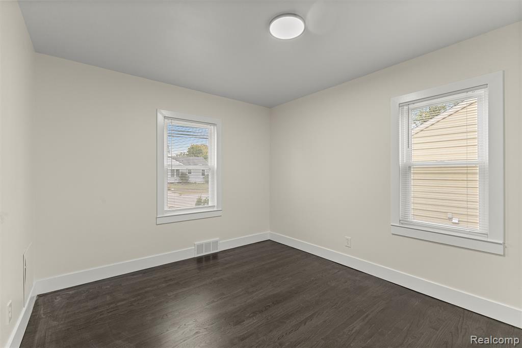 836 Garden Street, Garden City, MI — Photo 28
