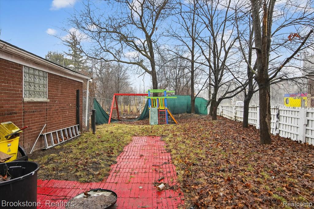 2555 W Boston Boulevard, Detroit, MI 48206 — Photo 36