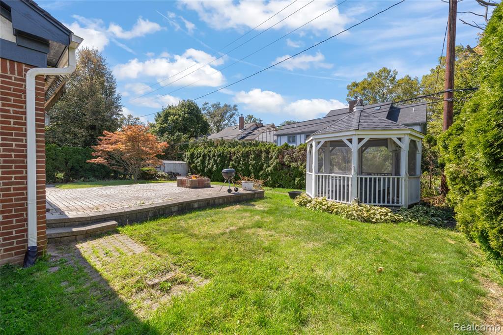 441 Parkview Drive Drive, Detroit, MI 48214 — Photo 43