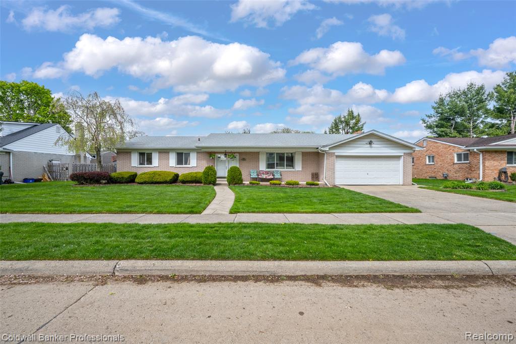 23305 N Rosedale Court, Saint Clair Shores, MI 48080 — Photo 2