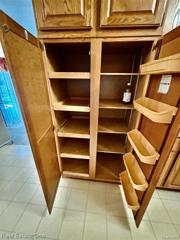 42075 GLORIA Drive, Canton, MI 48187 — Photo 17