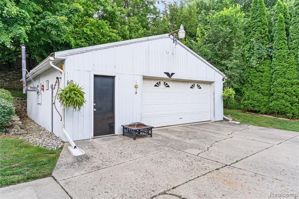4602 Milton Drive, Flint, MI 48507 — Photo 33