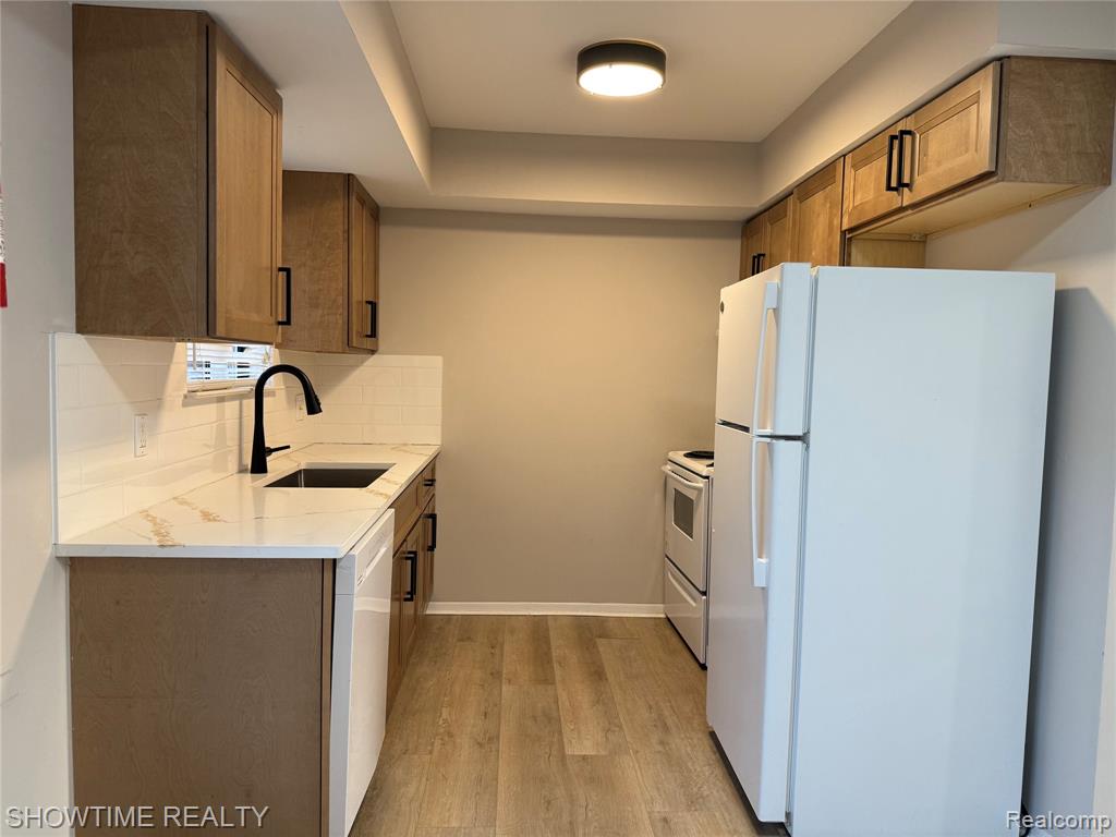 40860 HIGHPOINTE Drive, Clinton Twp, MI 48038 — Photo 8