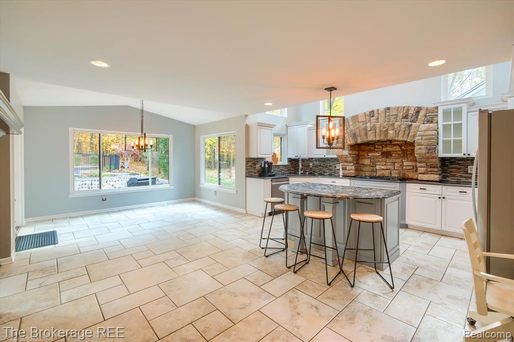 5239 Farmridge Lane, Grand Blanc, MI 48439 — Photo 19