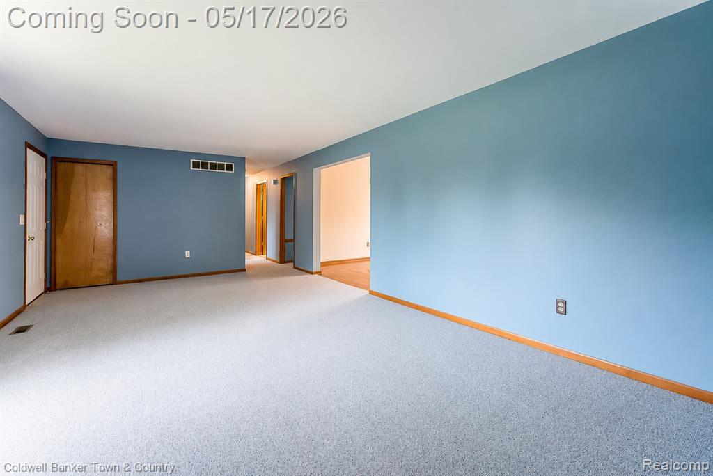 2154 Kingston Drive, Pinckney, MI 48169 — Photo 5
