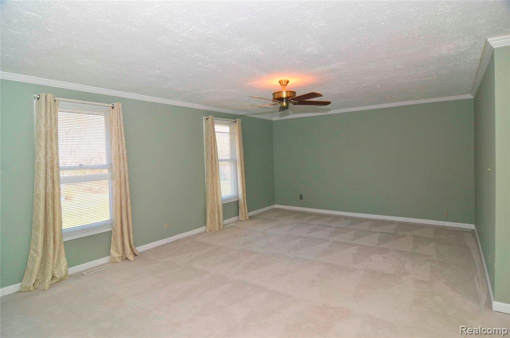 8152 Fairfield Circle, Springfield, MI — Photo 19