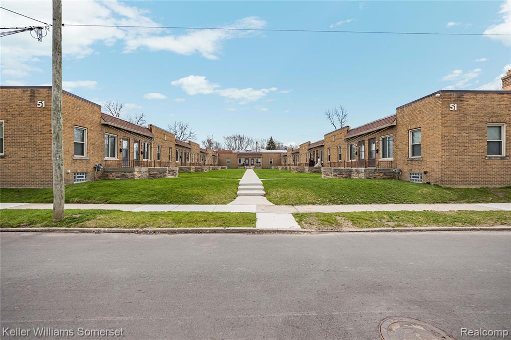 51 SPOKANE Drive, Pontiac, MI 48341 — Photo 2