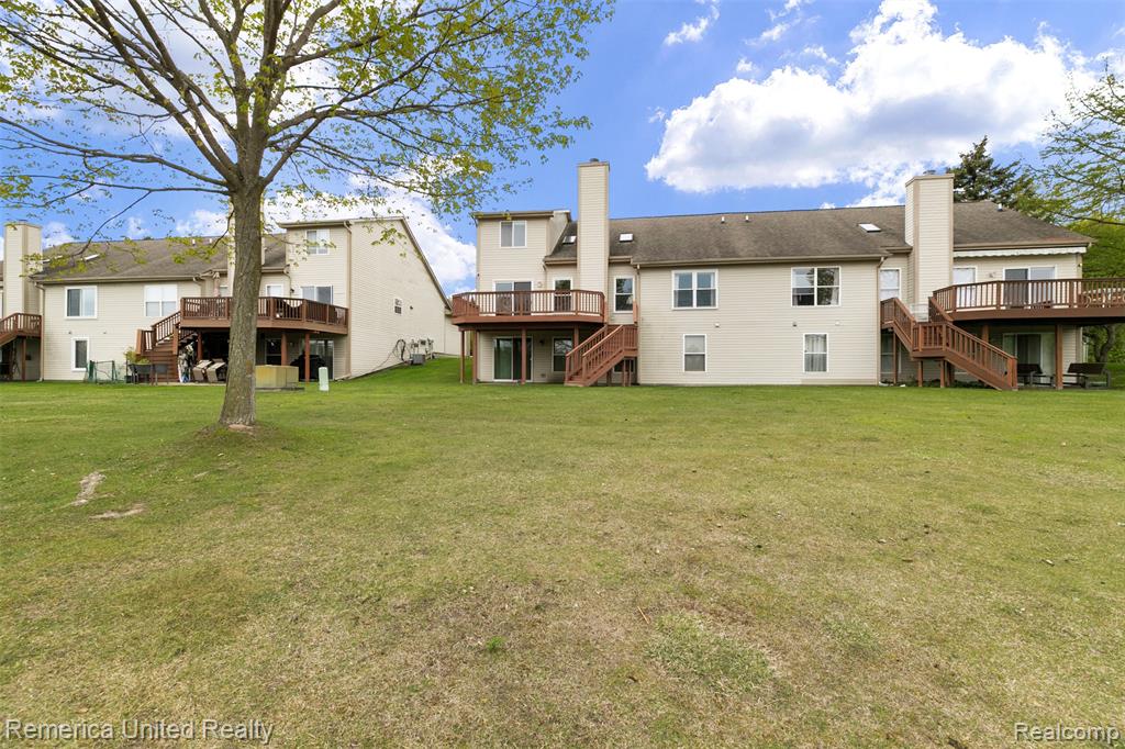 450 Berry Lake Drive, Commerce Twp, MI 48390 — Photo 27