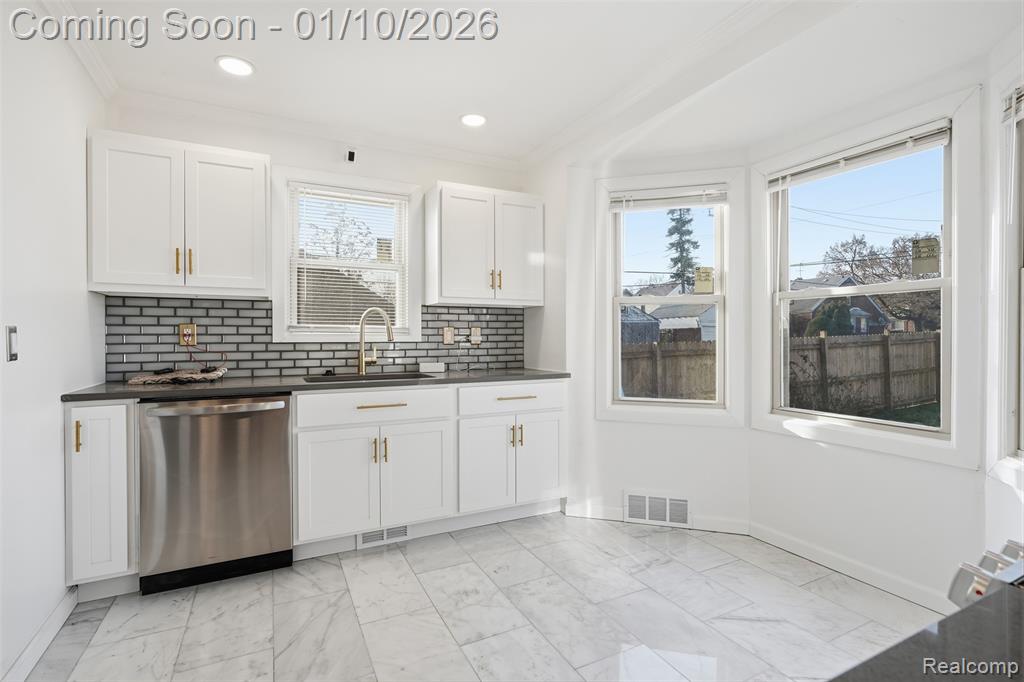 5903 Chatsworth Street, Detroit, MI 48224 — Photo 9