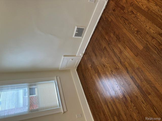 24320 Flower Ave, Eastpointe, MI 48021 — Photo 3
