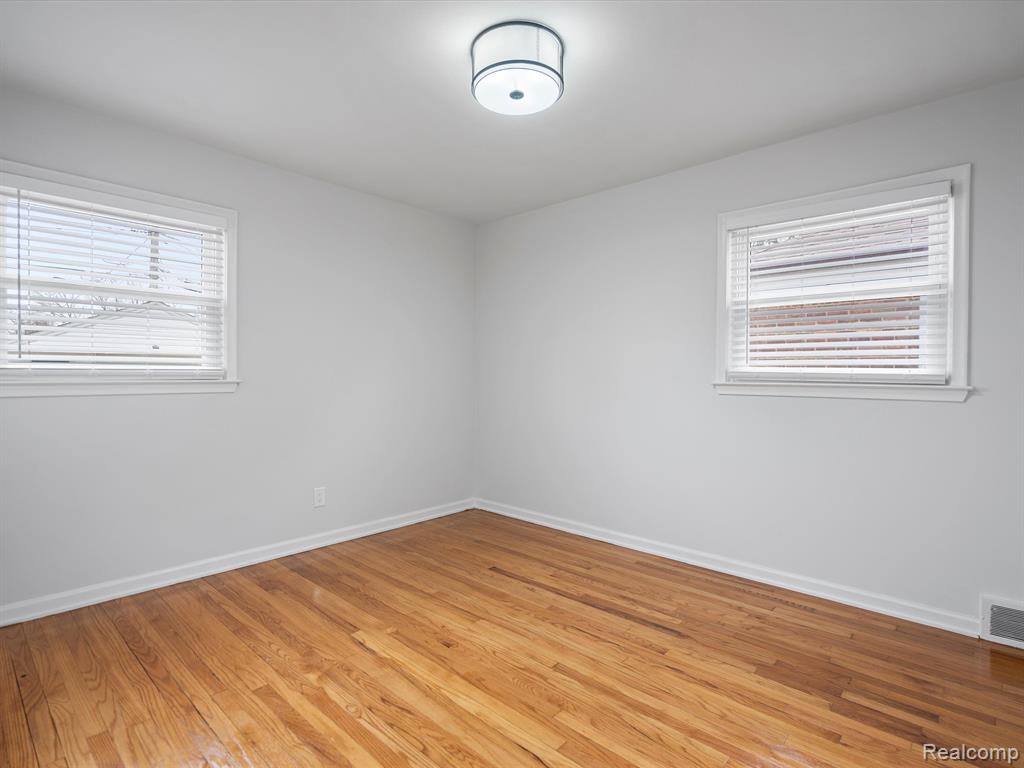 9120 SARASOTA, Redford, MI 48239 — Photo 15