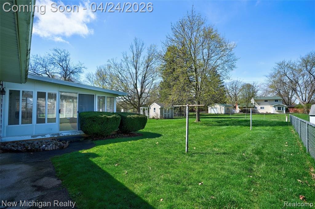 4452 Saint Martins Drive, Flint, MI 48507 — Photo 4
